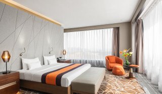 CORNER SUITE